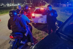 San Lorenzo: un detenido, 16 personas trasladadas y cinco motos retenidas durante un operativo de saturación policial